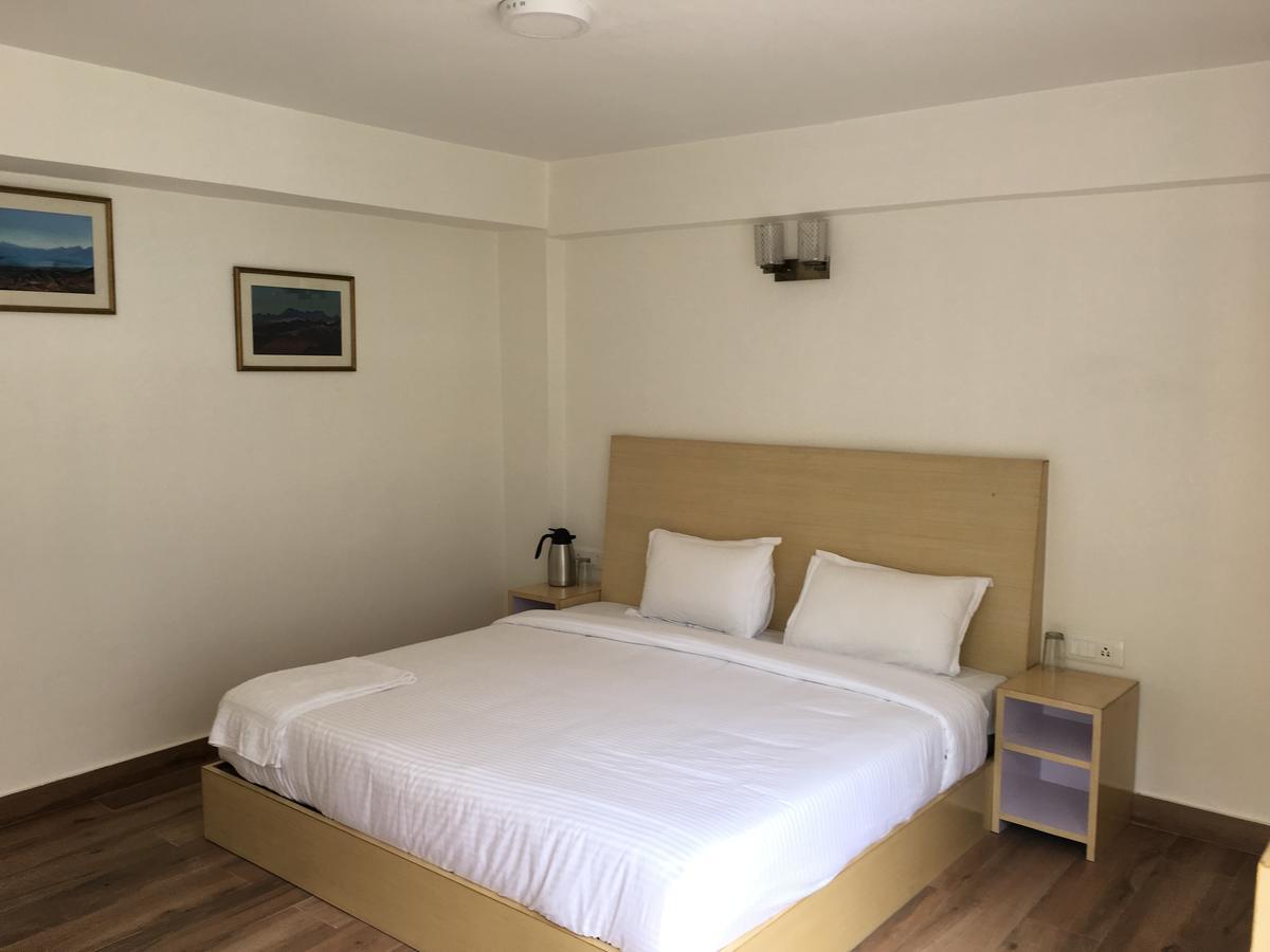 לינה וארוחת בוקר Jispa Gemoor Khar- Manor House מראה חיצוני תמונה