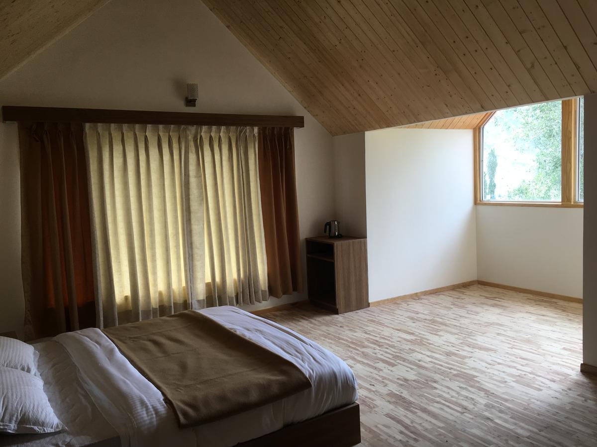 לינה וארוחת בוקר Jispa Gemoor Khar- Manor House מראה חיצוני תמונה